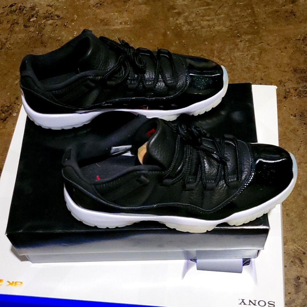 Jordan 11 low 72-10